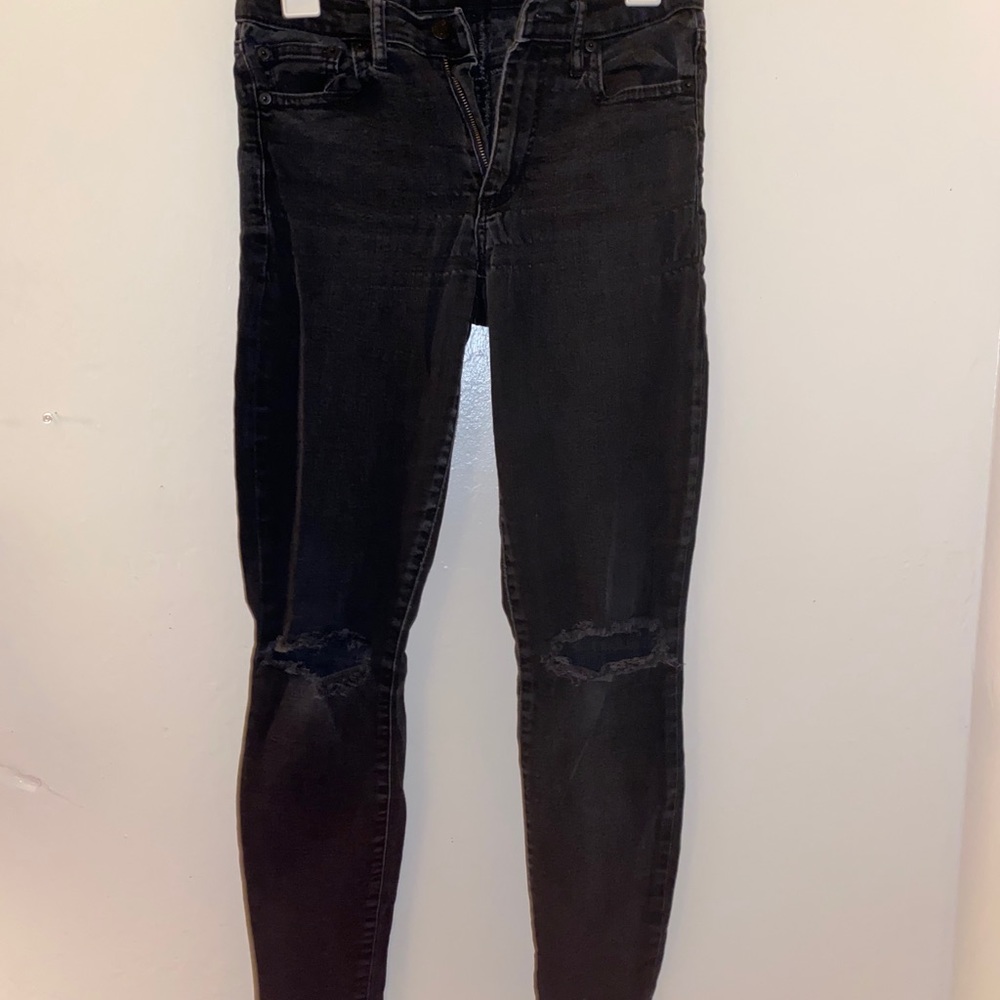 black ripped skinny jeans
